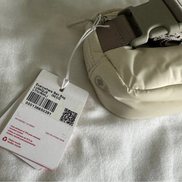 🆕🇨🇦 Lululemon Team Canada Everywhere Belt Bag Light Ivory Raw Linen - Picture 4 of 5
